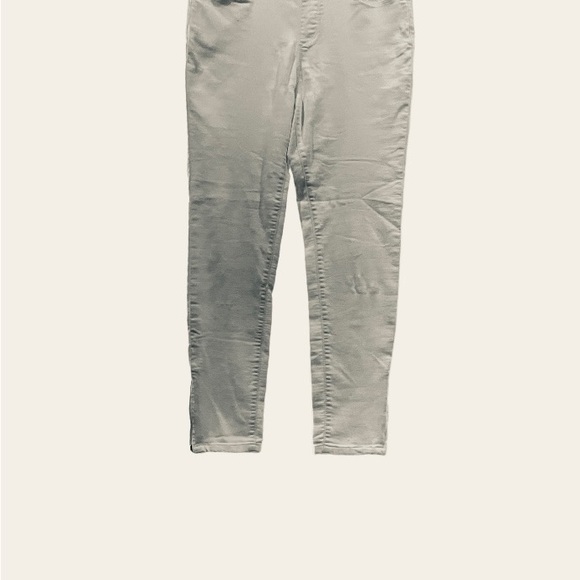 Martha Stewart White a stretch Waist Pull On Jeans - Picture 2 of 5